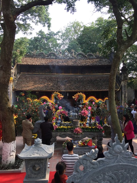 Linh thiêng đền Cao